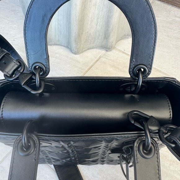 Calfskin Diamond Medium Lady Dior Black - Picture 9 of 14